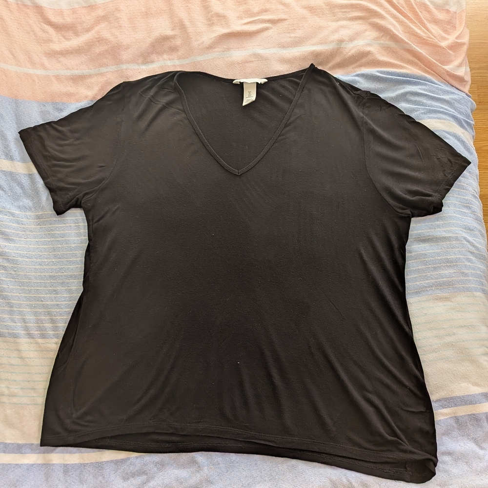 H&M Black Short Sleeve V-Neck Tee